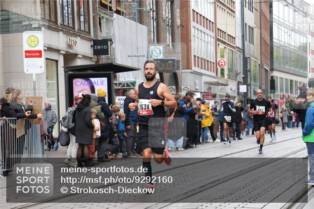 05.10.2025 - 20. swb-Marathon Bremen Strokosch-Dieckow http://msf.ph/oto/9292160 05.10.2025 12:41:37 Ziel 291, 583, 1143, 1539, 7751, 291, 583, 1143, 1539, 7751 meine-sportfotos.de