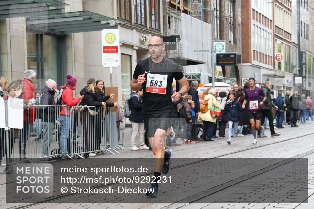 05.10.2025 - 20. swb-Marathon Bremen Strokosch-Dieckow http://msf.ph/oto/9292231 05.10.2025 12:41:42 Ziel 291, 583, 1143, 1539, 7751, 291, 583, 1143, 1539, 7751 meine-sportfotos.de