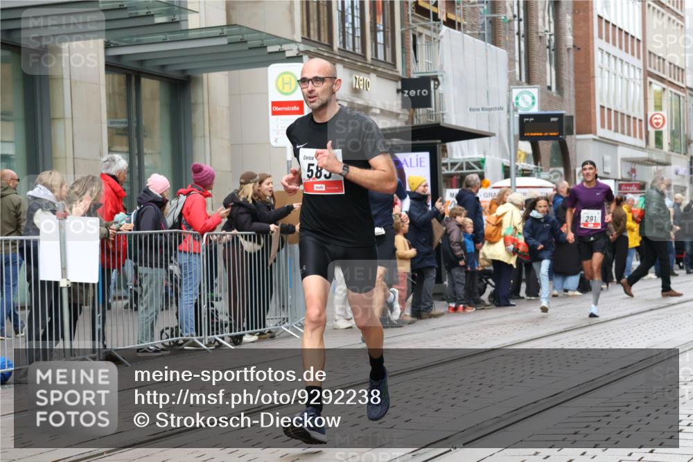 05.10.2025 - 20. swb-Marathon Bremen Strokosch-Dieckow http://msf.ph/oto/9292238 05.10.2025 12:41:42 Ziel 291, 583, 1143, 1539, 7751, 291, 583, 1143, 1539, 7751 meine-sportfotos.de
