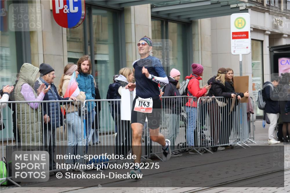 05.10.2025 - 20. swb-Marathon Bremen Strokosch-Dieckow http://msf.ph/oto/9292275 05.10.2025 12:41:44 Ziel 291, 583, 1024, 1143, 1363, 1539, 7751, 291, 583, 1024, 1143, 1363, 1539, 7751 meine-sportfotos.de