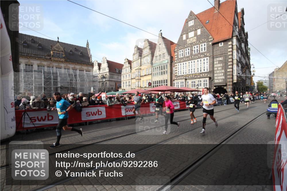 05.10.2025 - 20. swb-Marathon Bremen Yannick Fuchs http://msf.ph/oto/9292286 05.10.2025 10:56:20 Ziel 9258, 9855, 10196, 10992, 11364, 11554, 11741 meine-sportfotos.de