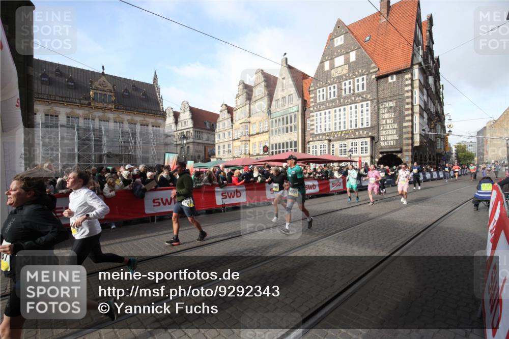 05.10.2025 - 20. swb-Marathon Bremen Yannick Fuchs http://msf.ph/oto/9292343 05.10.2025 10:56:34 Ziel 9790, 10005, 10179, 10387, 10546, 10648, 11100, 11253, 11571 meine-sportfotos.de