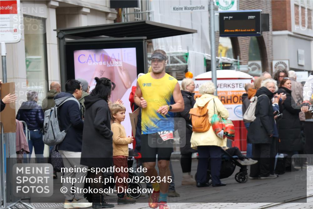05.10.2025 - 20. swb-Marathon Bremen Strokosch-Dieckow http://msf.ph/oto/9292345 05.10.2025 12:41:58 Ziel 456, 1024, 1363, 1921, 7751, 456, 1024, 1363, 1921, 7751 meine-sportfotos.de