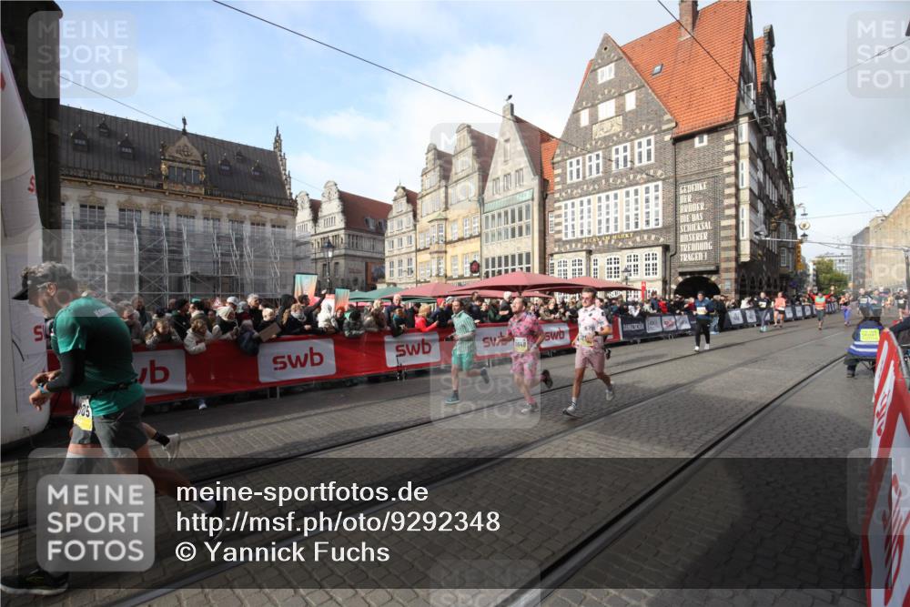 05.10.2025 - 20. swb-Marathon Bremen Yannick Fuchs http://msf.ph/oto/9292348 05.10.2025 10:56:36 Ziel 9547, 9790, 10005, 10042, 10648, 11100, 11253, 11260, 11571, 11691 meine-sportfotos.de