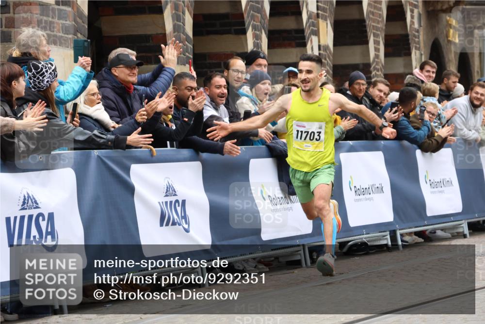 05.10.2025 - 20. swb-Marathon Bremen Strokosch-Dieckow http://msf.ph/oto/9292351 05.10.2025 12:04:37 Ziel 11703 meine-sportfotos.de