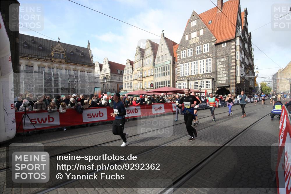 05.10.2025 - 20. swb-Marathon Bremen Yannick Fuchs http://msf.ph/oto/9292362 05.10.2025 10:56:40 Ziel 9547, 9886, 10008, 10042, 10971, 11260, 11475, 11691 meine-sportfotos.de