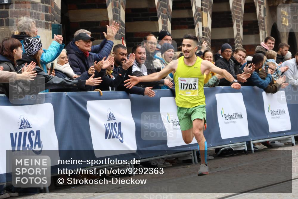 05.10.2025 - 20. swb-Marathon Bremen Strokosch-Dieckow http://msf.ph/oto/9292363 05.10.2025 12:04:37 Ziel 11703 meine-sportfotos.de