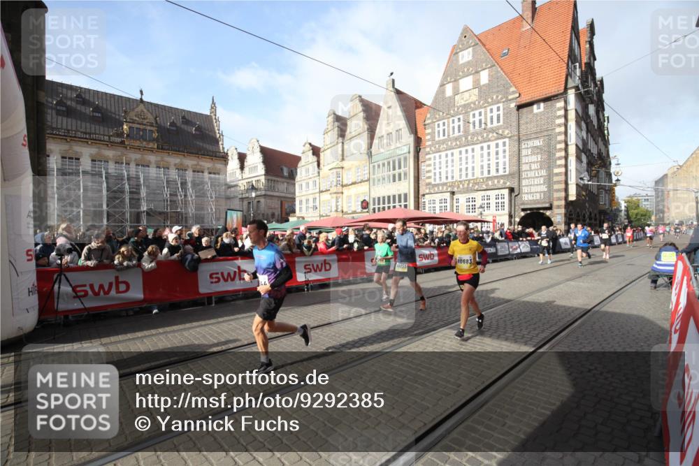 05.10.2025 - 20. swb-Marathon Bremen Yannick Fuchs http://msf.ph/oto/9292385 05.10.2025 10:56:48 Ziel 9188, 9266, 10059, 10644, 10683, 10845, 11426, 11734 meine-sportfotos.de