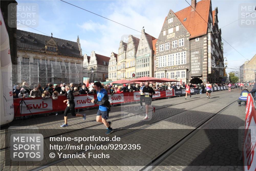 05.10.2025 - 20. swb-Marathon Bremen Yannick Fuchs http://msf.ph/oto/9292395 05.10.2025 10:56:52 Ziel 9188, 10145, 10845, 11426, 11675, 11734 meine-sportfotos.de
