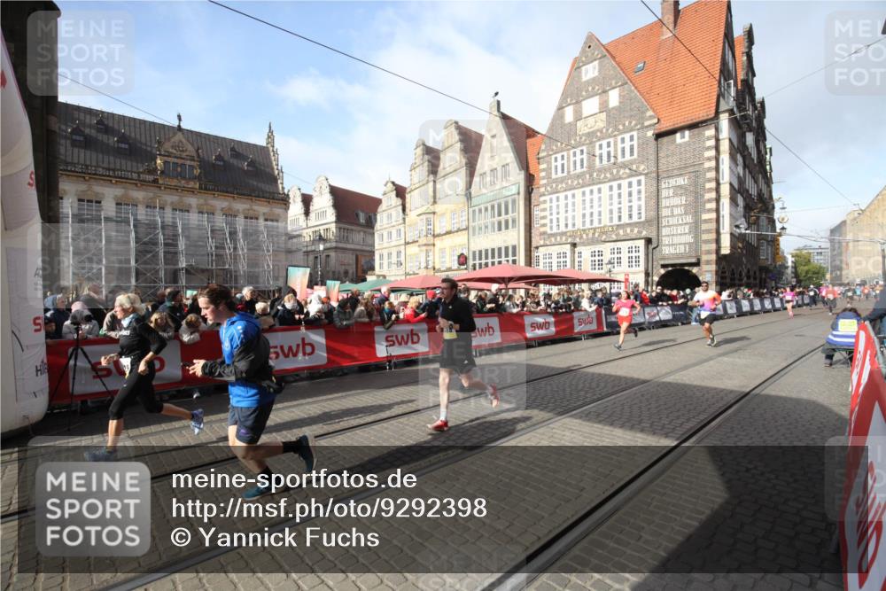 05.10.2025 - 20. swb-Marathon Bremen Yannick Fuchs http://msf.ph/oto/9292398 05.10.2025 10:56:53 Ziel 9188, 10145, 10845, 10924, 11426, 11675, 11734 meine-sportfotos.de