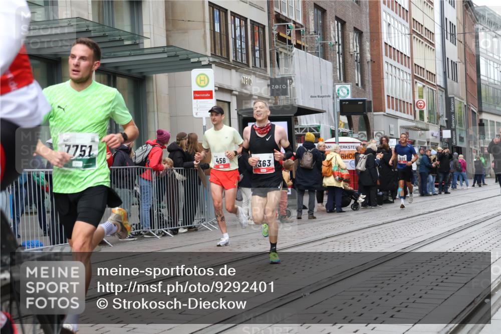 05.10.2025 - 20. swb-Marathon Bremen Strokosch-Dieckow http://msf.ph/oto/9292401 05.10.2025 12:42:03 Ziel 18, 456, 1024, 1117, 1363, 1921, 18, 456, 1024, 1117, 1363, 1921 meine-sportfotos.de