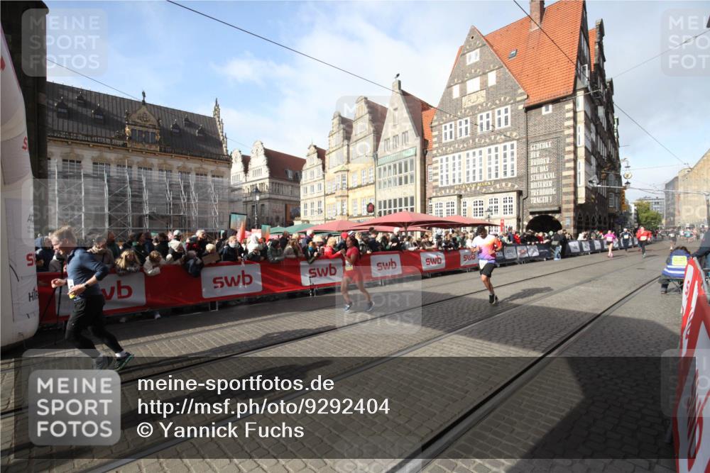 05.10.2025 - 20. swb-Marathon Bremen Yannick Fuchs http://msf.ph/oto/9292404 05.10.2025 10:56:54 Ziel 9188, 9669, 10145, 10845, 10924, 11274, 11675 meine-sportfotos.de