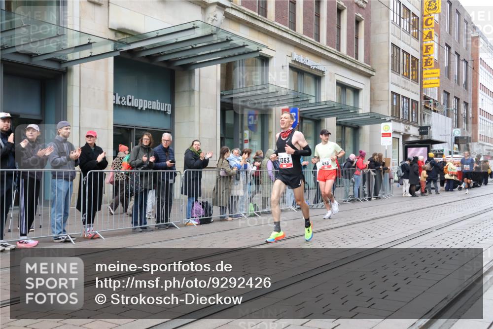 05.10.2025 - 20. swb-Marathon Bremen Strokosch-Dieckow http://msf.ph/oto/9292426 05.10.2025 12:42:04 Ziel 18, 456, 1024, 1117, 1363, 1921, 18, 456, 1024, 1117, 1363, 1921 meine-sportfotos.de