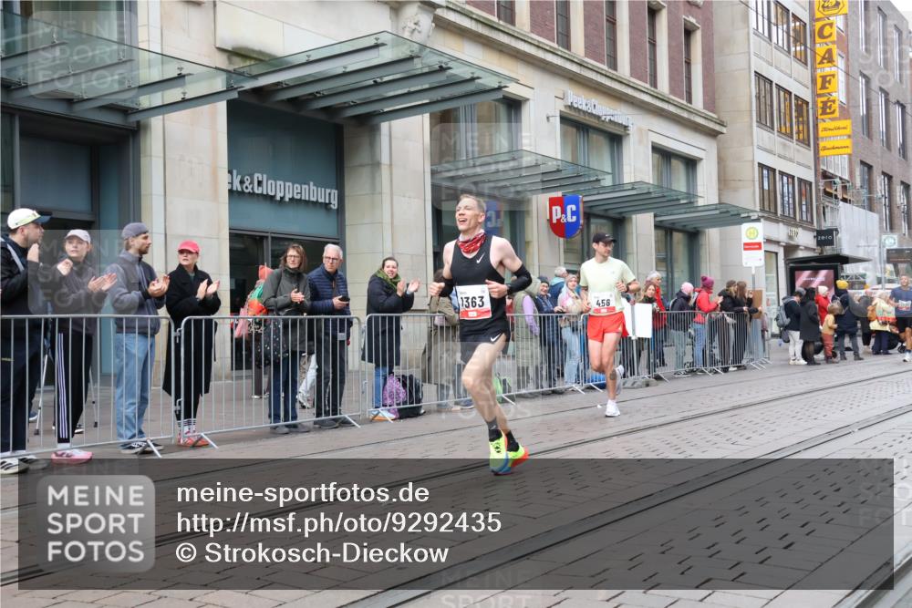 05.10.2025 - 20. swb-Marathon Bremen Strokosch-Dieckow http://msf.ph/oto/9292435 05.10.2025 12:42:04 Ziel 18, 456, 1024, 1117, 1363, 1921, 18, 456, 1024, 1117, 1363, 1921 meine-sportfotos.de