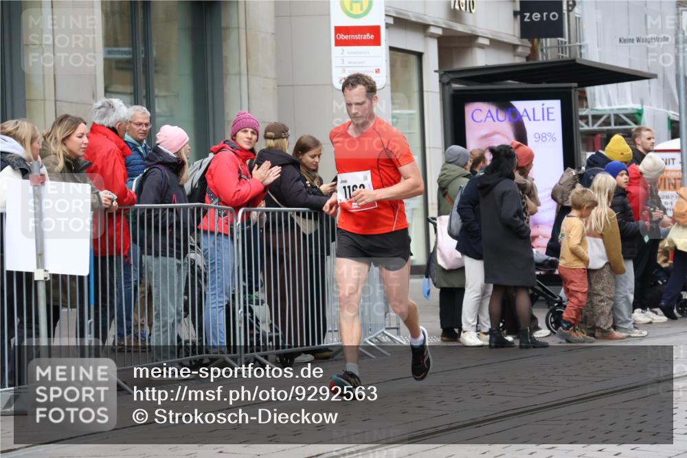 05.10.2025 - 20. swb-Marathon Bremen Strokosch-Dieckow http://msf.ph/oto/9292563 05.10.2025 12:42:29 Ziel 1162, 1162 meine-sportfotos.de