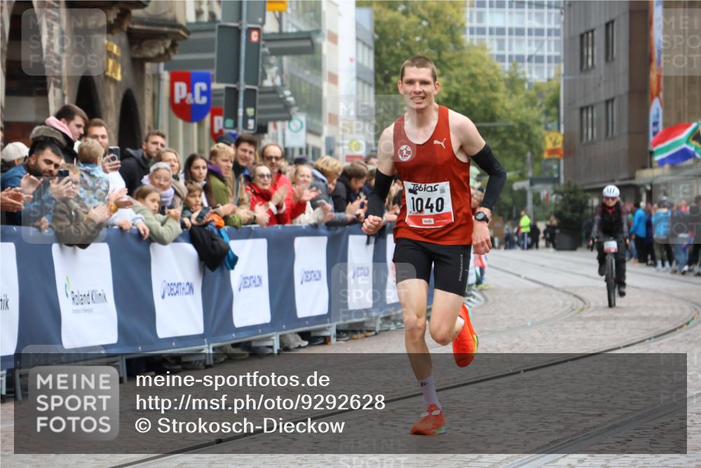 05.10.2025 - 20. swb-Marathon Bremen Strokosch-Dieckow http://msf.ph/oto/9292628 05.10.2025 12:06:27 Ziel 1040 meine-sportfotos.de