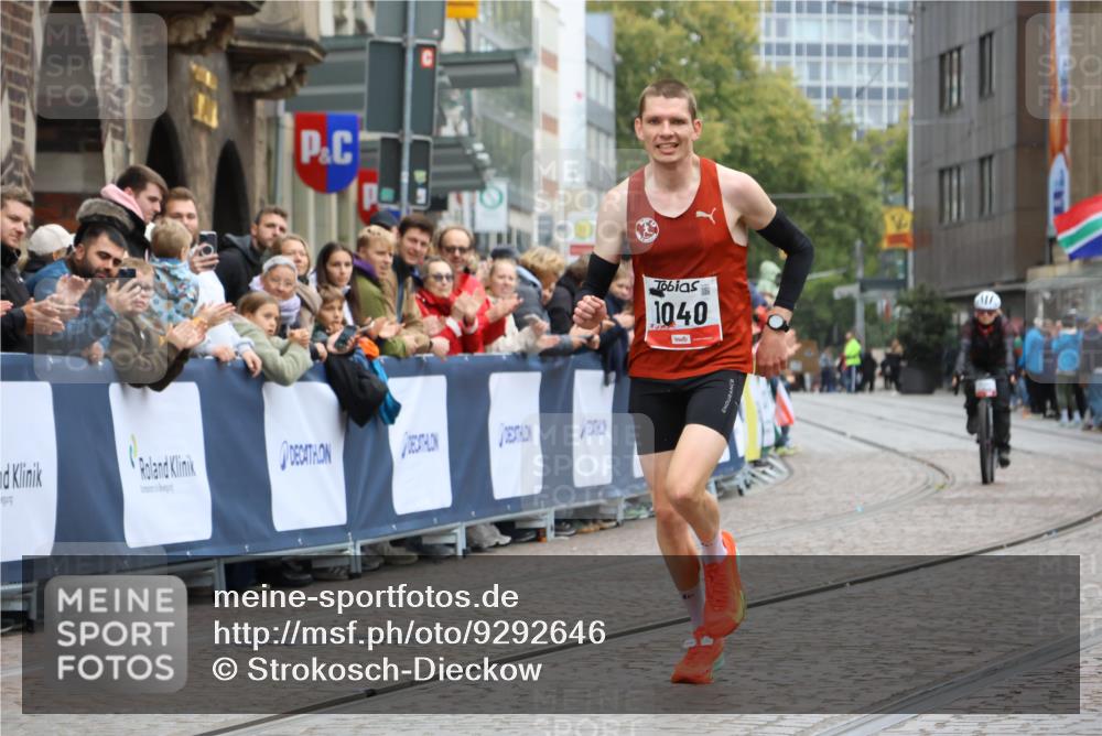 05.10.2025 - 20. swb-Marathon Bremen Strokosch-Dieckow http://msf.ph/oto/9292646 05.10.2025 12:06:27 Ziel 1040 meine-sportfotos.de