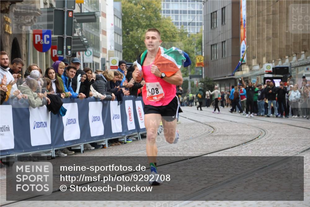 05.10.2025 - 20. swb-Marathon Bremen Strokosch-Dieckow http://msf.ph/oto/9292708 05.10.2025 12:08:43 Ziel 408 meine-sportfotos.de