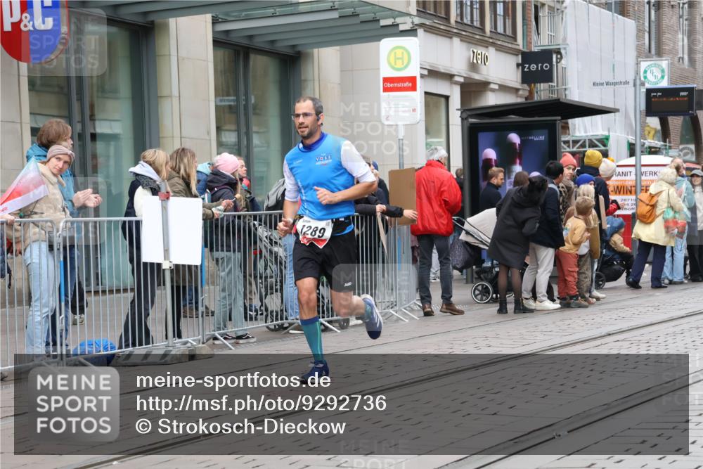 05.10.2025 - 20. swb-Marathon Bremen Strokosch-Dieckow http://msf.ph/oto/9292736 05.10.2025 12:43:16 Ziel 303, 923, 1077, 1289, 1643, 303, 923, 1077, 1289, 1643 meine-sportfotos.de