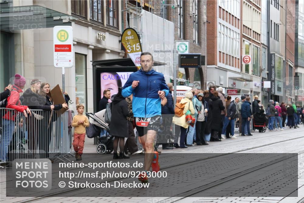 05.10.2025 - 20. swb-Marathon Bremen Strokosch-Dieckow http://msf.ph/oto/9293000 05.10.2025 12:43:55 Ziel 5, 364, 559, 942, 5, 364, 559, 942 meine-sportfotos.de