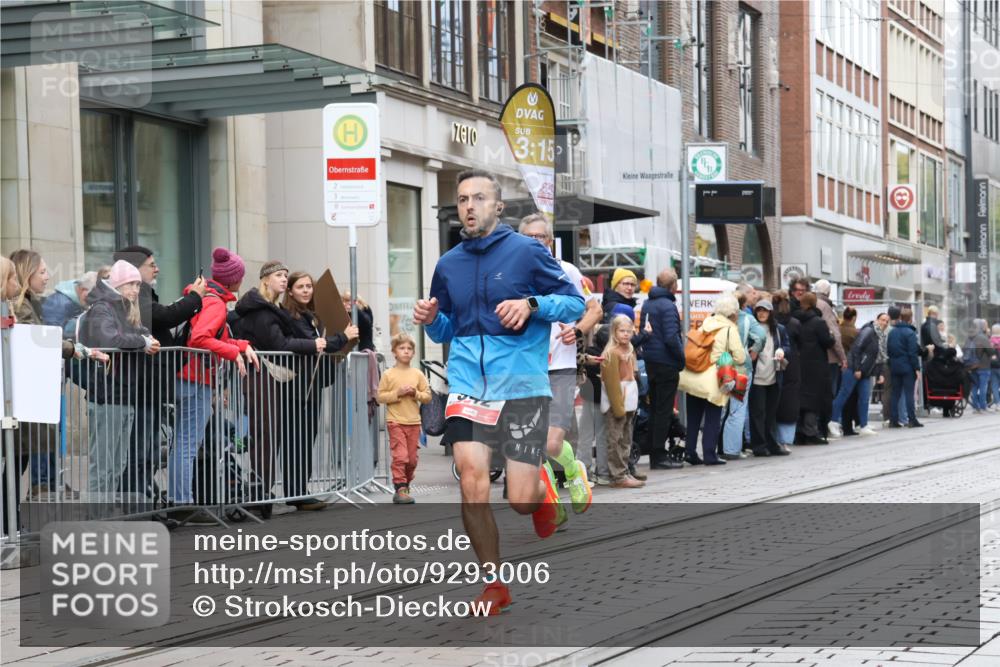 05.10.2025 - 20. swb-Marathon Bremen Strokosch-Dieckow http://msf.ph/oto/9293006 05.10.2025 12:43:56 Ziel 5, 364, 559, 942, 1618, 5, 364, 559, 942, 1618 meine-sportfotos.de