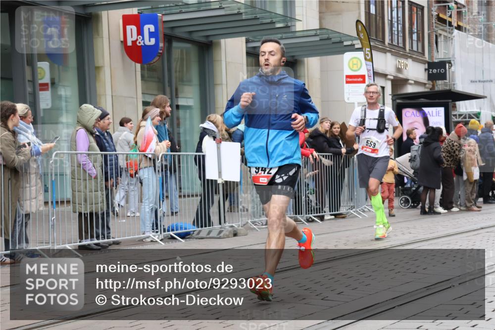 05.10.2025 - 20. swb-Marathon Bremen Strokosch-Dieckow http://msf.ph/oto/9293023 05.10.2025 12:43:57 Ziel 5, 364, 559, 942, 1618, 5, 364, 559, 942, 1618 meine-sportfotos.de