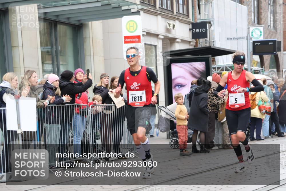 05.10.2025 - 20. swb-Marathon Bremen Strokosch-Dieckow http://msf.ph/oto/9293060 05.10.2025 12:44:12 Ziel 5, 6, 8, 263, 1618, 1687, 2175, 9110, 5, 6, 8, 263, 1618, 1687, 2175, 9110 meine-sportfotos.de