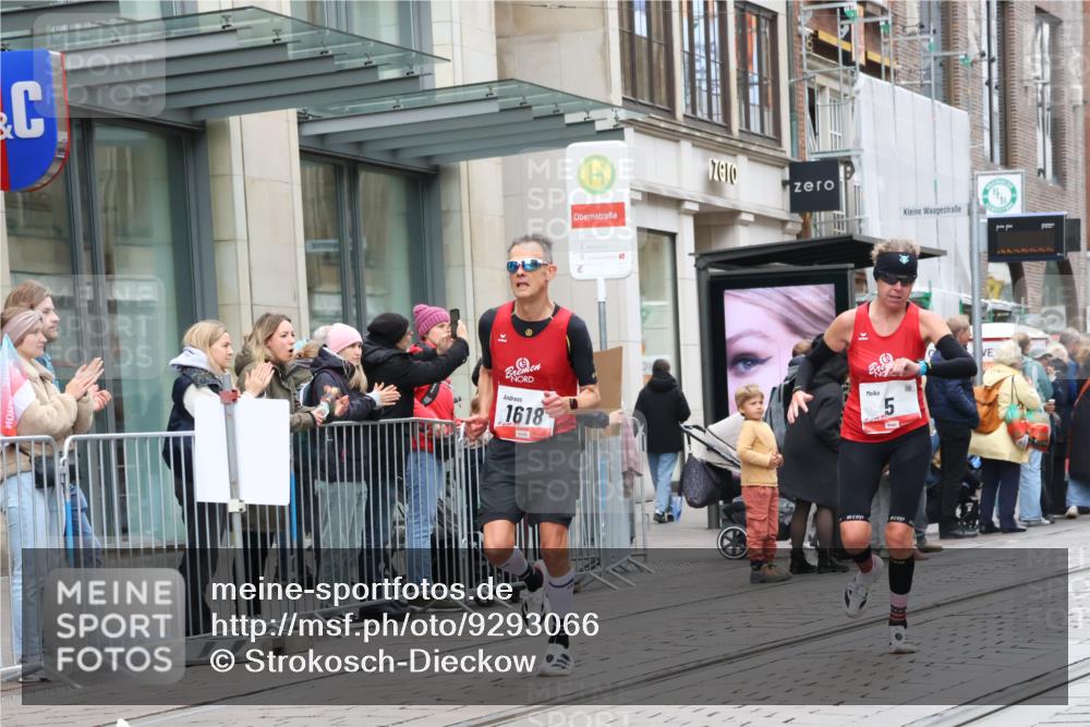 05.10.2025 - 20. swb-Marathon Bremen Strokosch-Dieckow http://msf.ph/oto/9293066 05.10.2025 12:44:12 Ziel 5, 6, 8, 263, 1618, 1687, 2175, 9110, 5, 6, 8, 263, 1618, 1687, 2175, 9110 meine-sportfotos.de