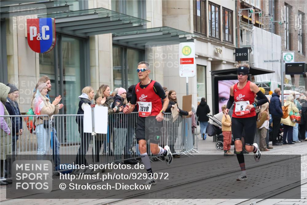 05.10.2025 - 20. swb-Marathon Bremen Strokosch-Dieckow http://msf.ph/oto/9293072 05.10.2025 12:44:12 Ziel 5, 6, 8, 263, 1618, 1687, 2175, 9110, 5, 6, 8, 263, 1618, 1687, 2175, 9110 meine-sportfotos.de