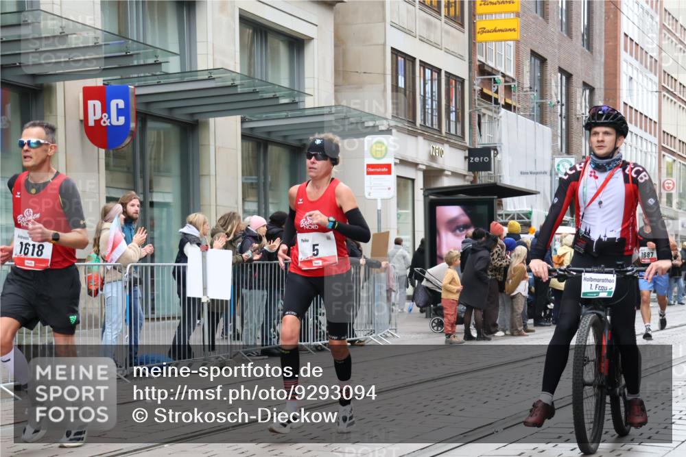 05.10.2025 - 20. swb-Marathon Bremen Strokosch-Dieckow http://msf.ph/oto/9293094 05.10.2025 12:44:13 Ziel 5, 6, 8, 263, 1618, 1687, 2175, 9110, 5, 6, 8, 263, 1618, 1687, 2175, 9110 meine-sportfotos.de