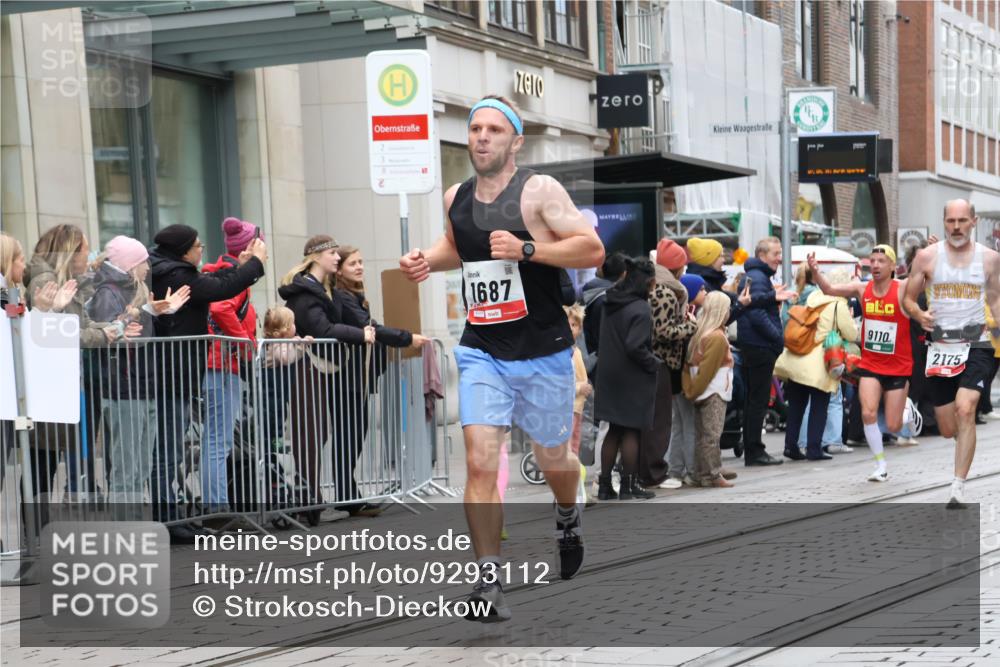 05.10.2025 - 20. swb-Marathon Bremen Strokosch-Dieckow http://msf.ph/oto/9293112 05.10.2025 12:44:16 Ziel 5, 6, 8, 263, 1618, 1687, 2175, 9110, 5, 6, 8, 263, 1618, 1687, 2175, 9110 meine-sportfotos.de