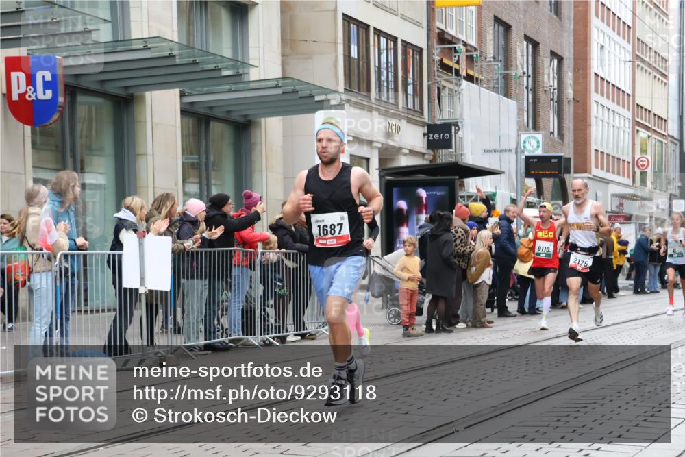 05.10.2025 - 20. swb-Marathon Bremen Strokosch-Dieckow http://msf.ph/oto/9293118 05.10.2025 12:44:16 Ziel 5, 6, 8, 263, 1618, 1687, 2175, 9110, 5, 6, 8, 263, 1618, 1687, 2175, 9110 meine-sportfotos.de