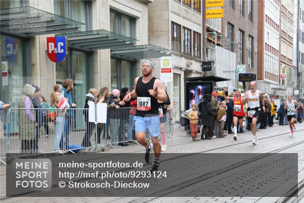 05.10.2025 - 20. swb-Marathon Bremen Strokosch-Dieckow http://msf.ph/oto/9293124 05.10.2025 12:44:16 Ziel 5, 6, 8, 263, 1618, 1687, 2175, 9110, 5, 6, 8, 263, 1618, 1687, 2175, 9110 meine-sportfotos.de