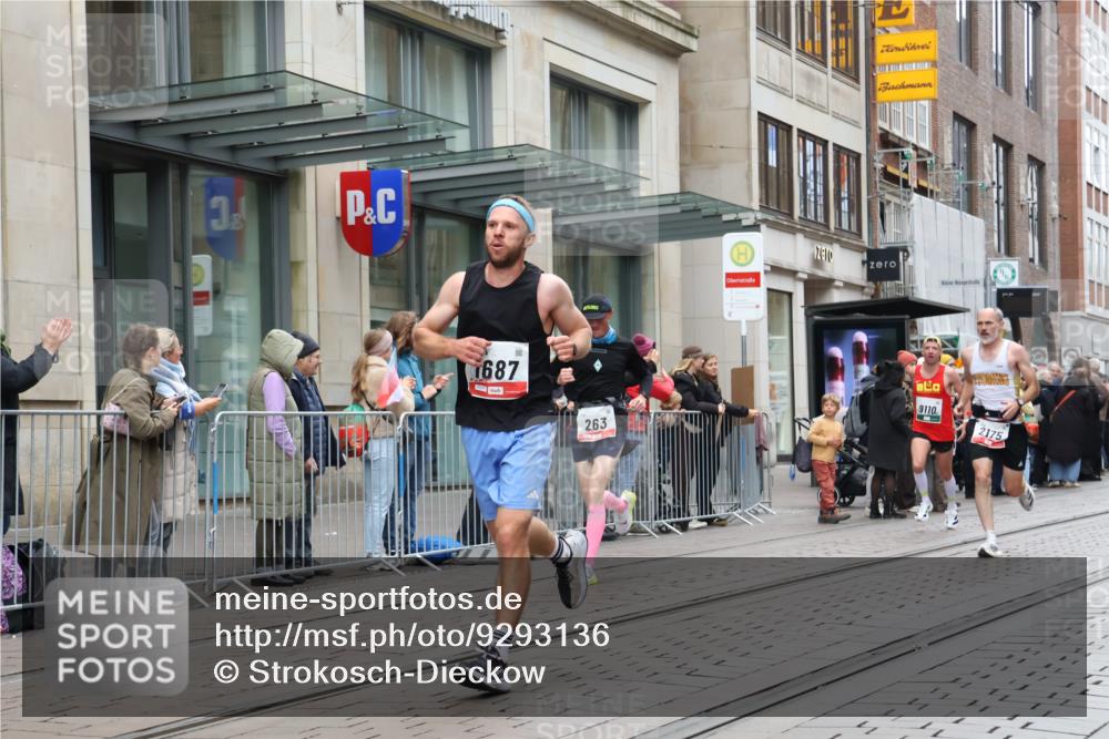 05.10.2025 - 20. swb-Marathon Bremen Strokosch-Dieckow http://msf.ph/oto/9293136 05.10.2025 12:44:17 Ziel 5, 6, 8, 263, 1618, 1687, 2175, 9110, 5, 6, 8, 263, 1618, 1687, 2175, 9110 meine-sportfotos.de