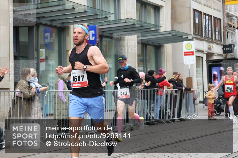 05.10.2025 - 20. swb-Marathon Bremen Strokosch-Dieckow http://msf.ph/oto/9293141 05.10.2025 12:44:17 Ziel 5, 6, 8, 263, 1618, 1687, 2175, 9110, 5, 6, 8, 263, 1618, 1687, 2175, 9110 meine-sportfotos.de