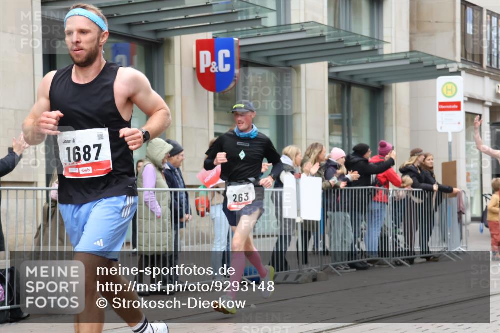 05.10.2025 - 20. swb-Marathon Bremen Strokosch-Dieckow http://msf.ph/oto/9293148 05.10.2025 12:44:17 Ziel 5, 6, 8, 263, 1618, 1687, 2175, 9110, 5, 6, 8, 263, 1618, 1687, 2175, 9110 meine-sportfotos.de
