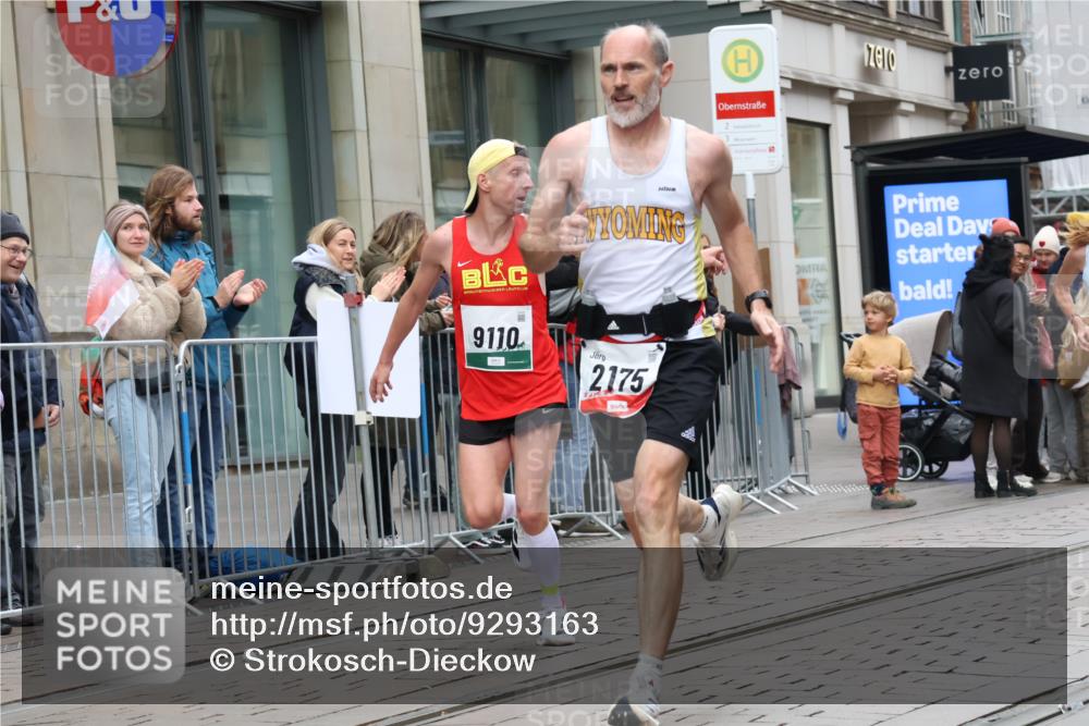 05.10.2025 - 20. swb-Marathon Bremen Strokosch-Dieckow http://msf.ph/oto/9293163 05.10.2025 12:44:19 Ziel 5, 6, 8, 263, 1618, 1687, 2175, 9110, 5, 6, 8, 263, 1618, 1687, 2175, 9110 meine-sportfotos.de