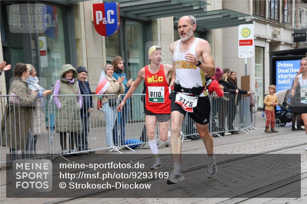 05.10.2025 - 20. swb-Marathon Bremen Strokosch-Dieckow http://msf.ph/oto/9293169 05.10.2025 12:44:19 Ziel 5, 6, 8, 263, 1618, 1687, 2175, 9110, 5, 6, 8, 263, 1618, 1687, 2175, 9110 meine-sportfotos.de