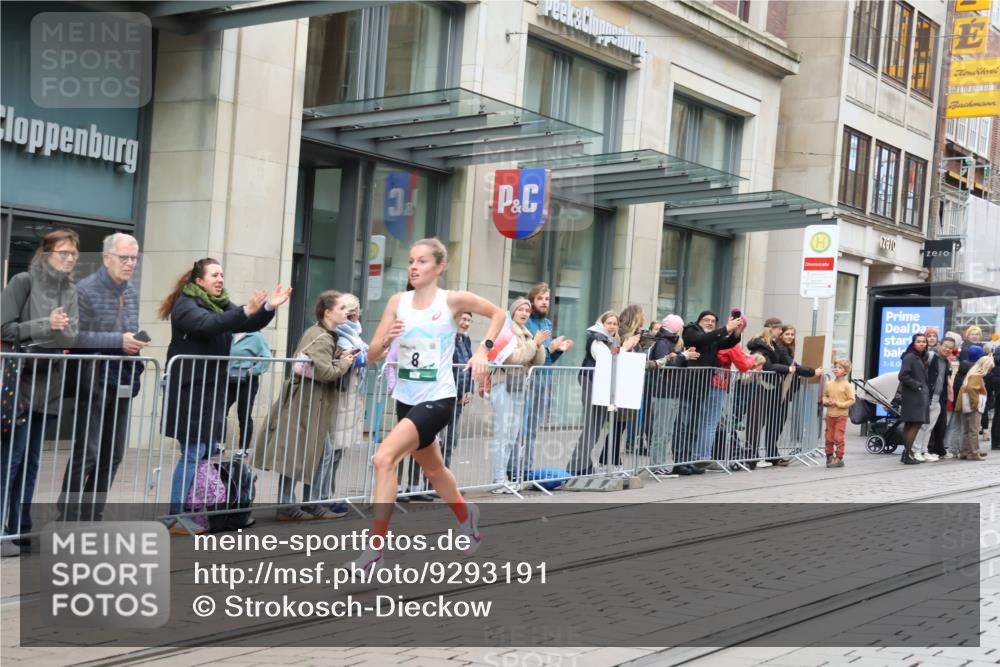 05.10.2025 - 20. swb-Marathon Bremen Strokosch-Dieckow http://msf.ph/oto/9293191 05.10.2025 12:44:20 Ziel 5, 6, 8, 263, 1618, 1687, 2175, 9110, 5, 6, 8, 263, 1618, 1687, 2175, 9110 meine-sportfotos.de
