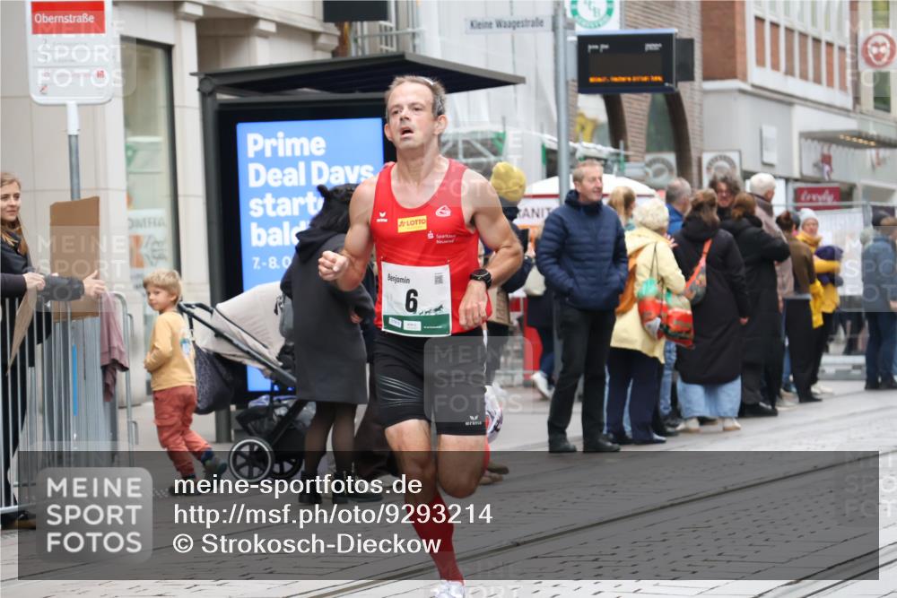 05.10.2025 - 20. swb-Marathon Bremen Strokosch-Dieckow http://msf.ph/oto/9293214 05.10.2025 12:44:26 Ziel 6, 6 meine-sportfotos.de