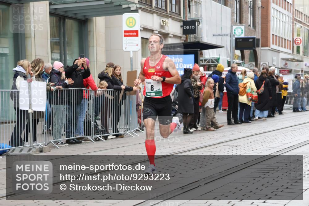 05.10.2025 - 20. swb-Marathon Bremen Strokosch-Dieckow http://msf.ph/oto/9293223 05.10.2025 12:44:26 Ziel 6, 6 meine-sportfotos.de