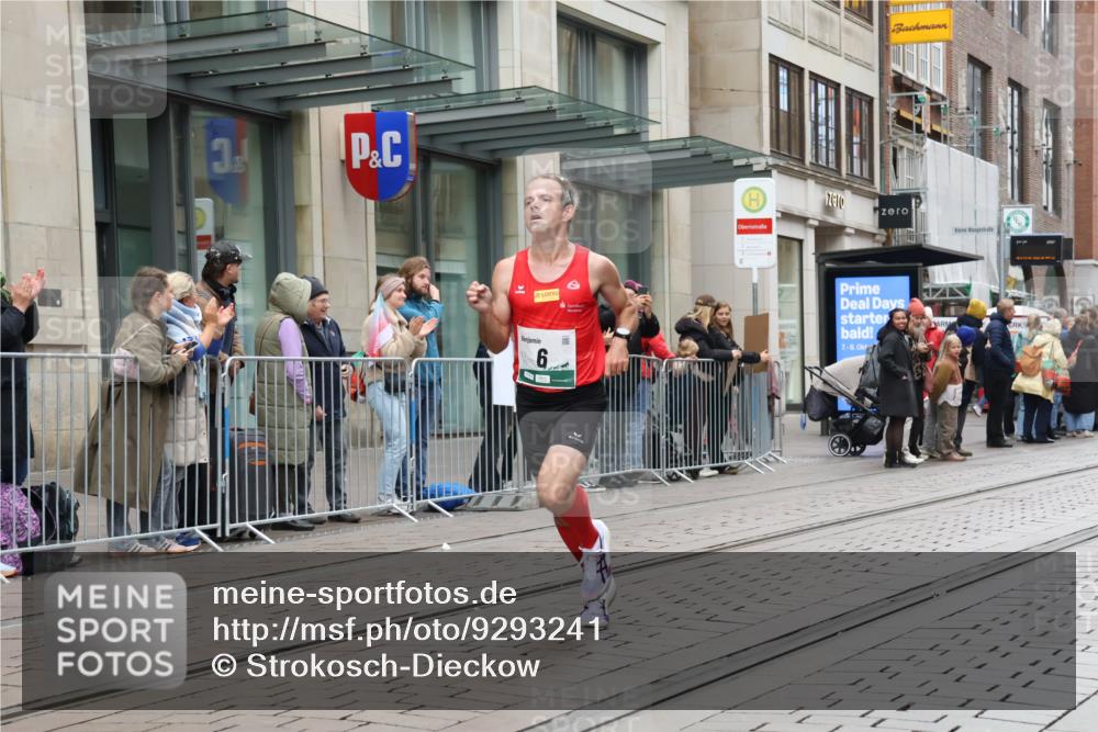 05.10.2025 - 20. swb-Marathon Bremen Strokosch-Dieckow http://msf.ph/oto/9293241 05.10.2025 12:44:27 Ziel 6, 6 meine-sportfotos.de