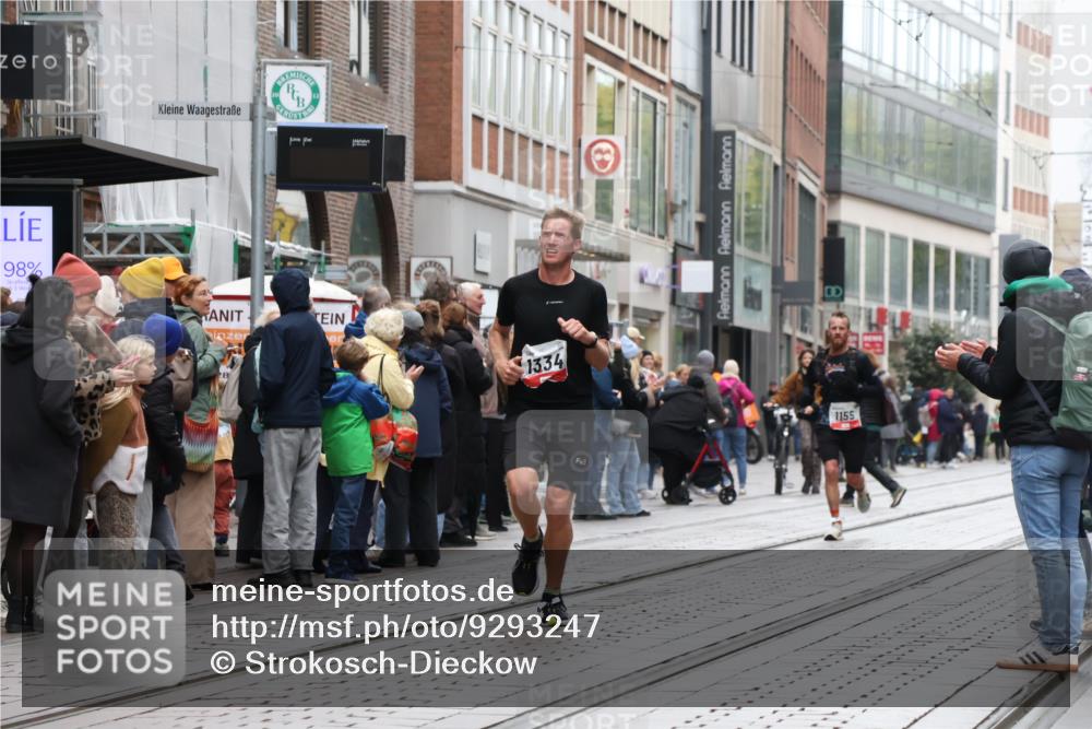 05.10.2025 - 20. swb-Marathon Bremen Strokosch-Dieckow http://msf.ph/oto/9293247 05.10.2025 12:44:54 Ziel 593, 1155, 1334, 1969, 593, 1155, 1334, 1969 meine-sportfotos.de