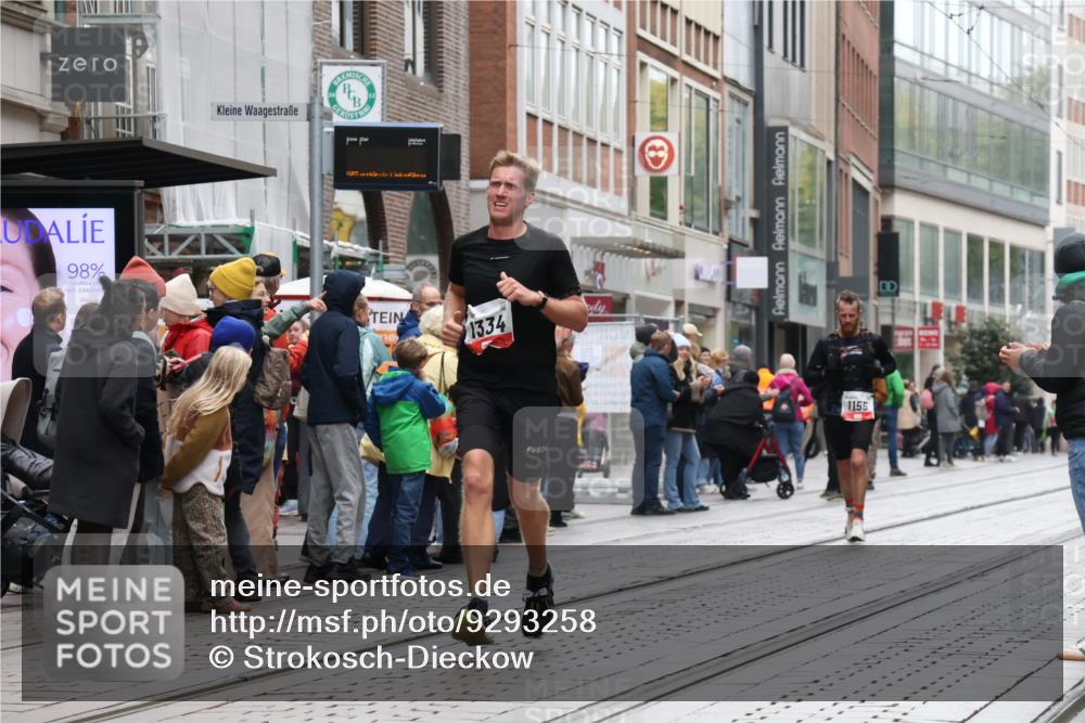 05.10.2025 - 20. swb-Marathon Bremen Strokosch-Dieckow http://msf.ph/oto/9293258 05.10.2025 12:44:55 Ziel 593, 1155, 1334, 1969, 593, 1155, 1334, 1969 meine-sportfotos.de