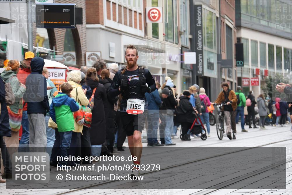 05.10.2025 - 20. swb-Marathon Bremen Strokosch-Dieckow http://msf.ph/oto/9293279 05.10.2025 12:44:58 Ziel 593, 1155, 1334, 1969, 593, 1155, 1334, 1969 meine-sportfotos.de