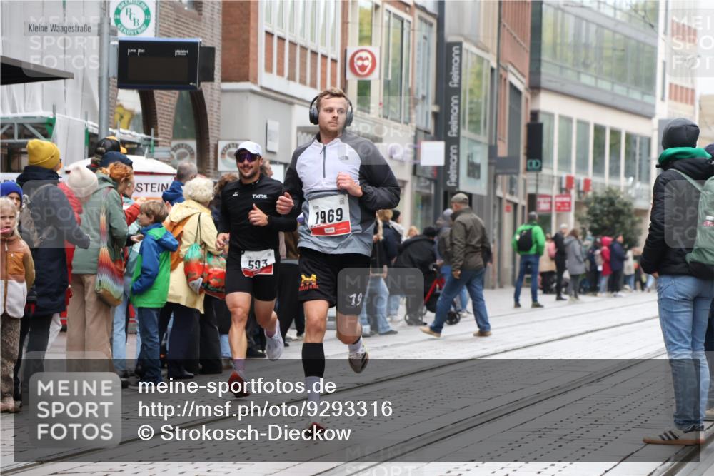 05.10.2025 - 20. swb-Marathon Bremen Strokosch-Dieckow http://msf.ph/oto/9293316 05.10.2025 12:45:08 Ziel 593, 1969, 593, 1969 meine-sportfotos.de