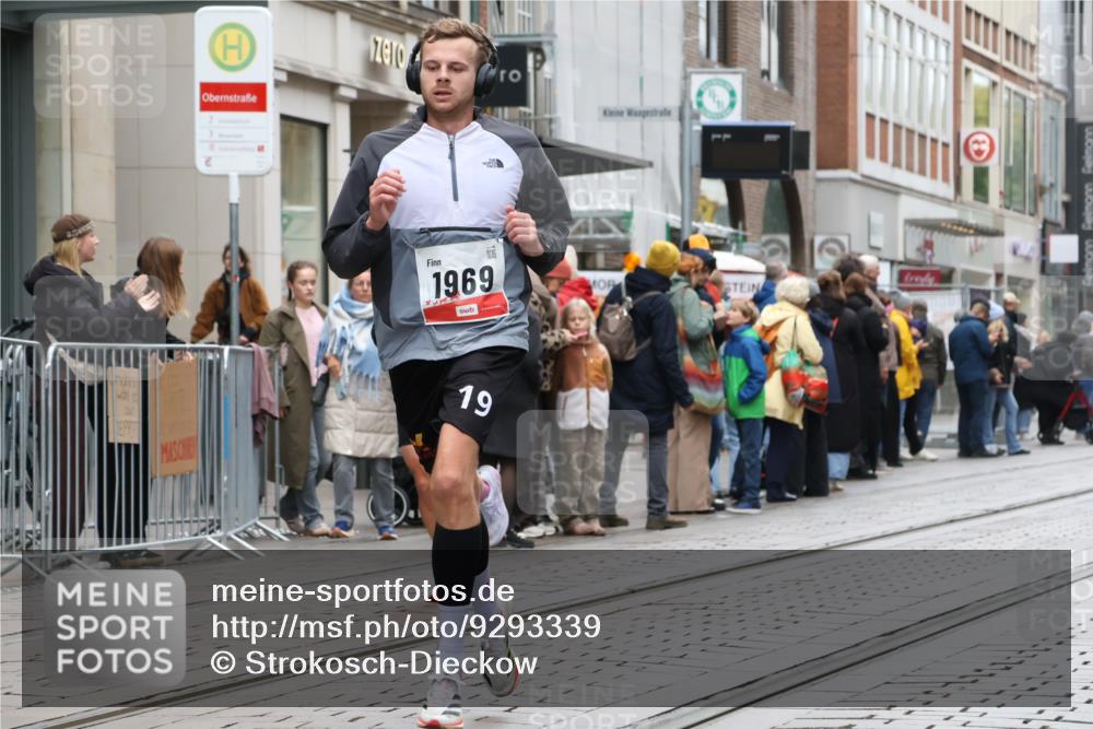 05.10.2025 - 20. swb-Marathon Bremen Strokosch-Dieckow http://msf.ph/oto/9293339 05.10.2025 12:45:10 Ziel 593, 1969, 593, 1969 meine-sportfotos.de