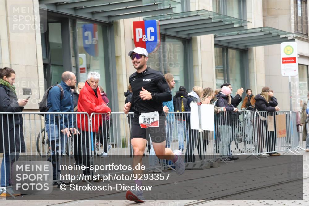 05.10.2025 - 20. swb-Marathon Bremen Strokosch-Dieckow http://msf.ph/oto/9293357 05.10.2025 12:45:12 Ziel 593, 1969, 593, 1969 meine-sportfotos.de