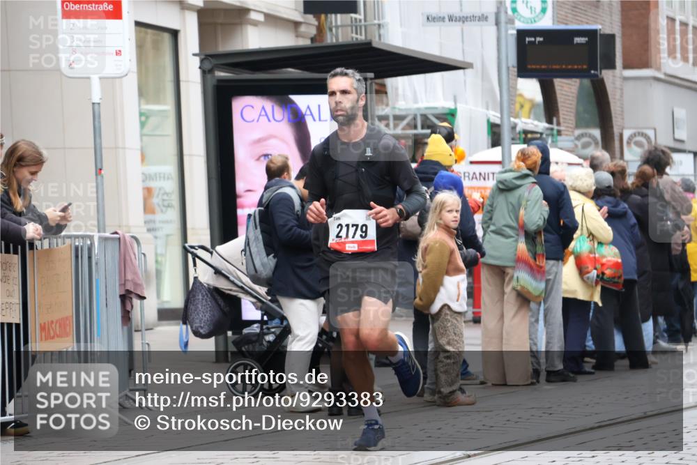 05.10.2025 - 20. swb-Marathon Bremen Strokosch-Dieckow http://msf.ph/oto/9293383 05.10.2025 12:45:39 Ziel 758, 1668, 2179, 758, 1668, 2179 meine-sportfotos.de