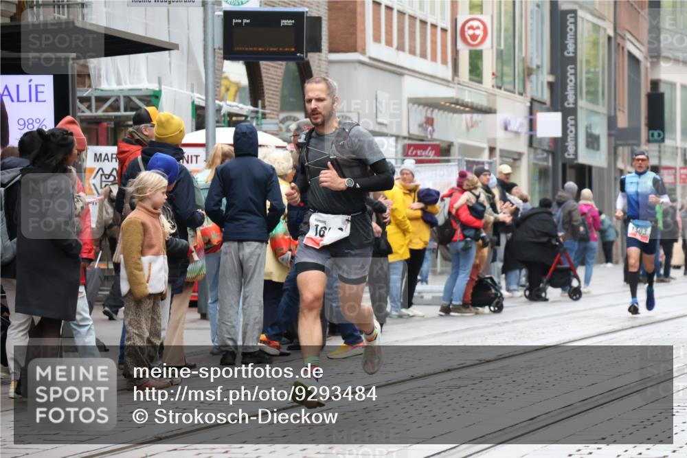 05.10.2025 - 20. swb-Marathon Bremen Strokosch-Dieckow http://msf.ph/oto/9293484 05.10.2025 12:45:53 Ziel 758, 1303, 1668, 758, 1303, 1668 meine-sportfotos.de